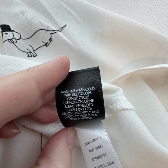 NWT Torrid Weiner Dog Dachshund
Long-Sleeve Blouse Size 4 - Picture 9 of 9